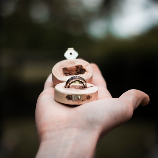 The Battle of Wearables: Smart Rings vs. Smartwatches